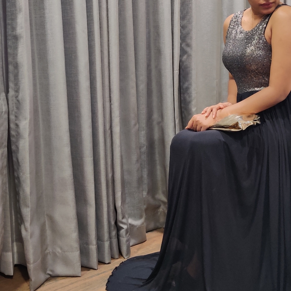 Black long gown - Picture 2 of 6